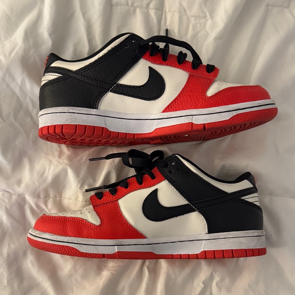 Jordan 1 low Black and Red Sneakers